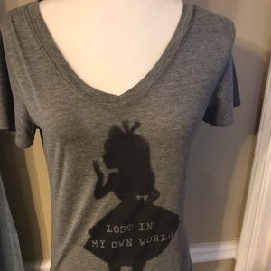 Alice In Wonderland Gray T-Shirt, Size Small